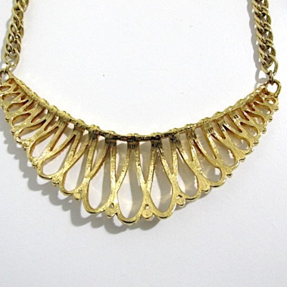VTG Avon Gold Ribbed Bib Necklace - Picture 8 of 8
